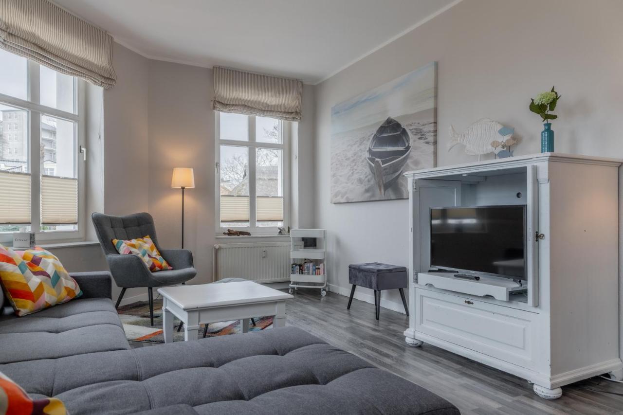Strandnahe 2-Raum-Ferienwohnung Im Zentrum - Residenz Strandeck Fewo 02 Goehren  Kültér fotó